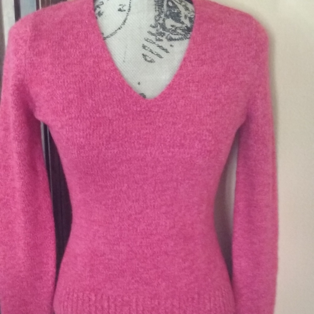 GRAYSON & DUNN Women's Cashmere V-Neck Sweater